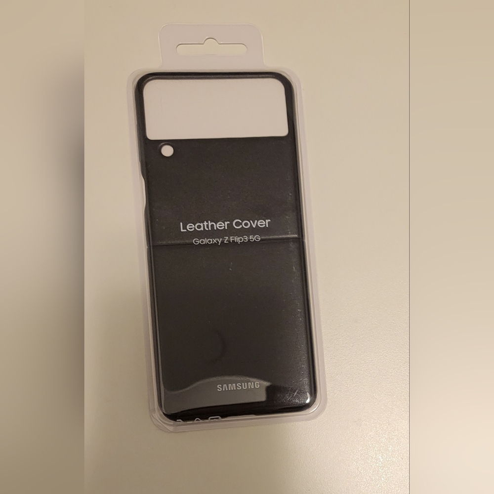 Leather cover of Z Flip3 Samsung